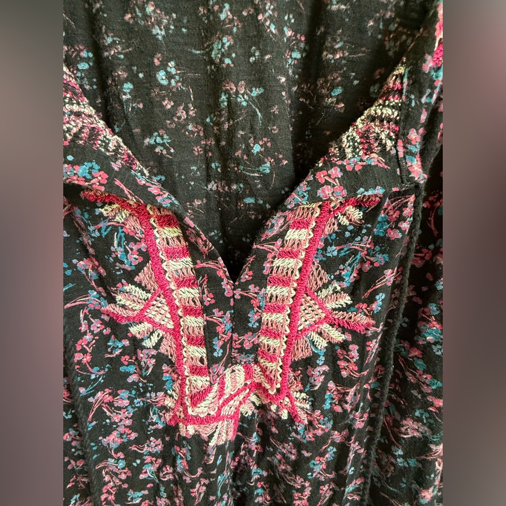 Lucky Brand Plus Black and Pink Embroidered Tunic - Picture 4 of 11